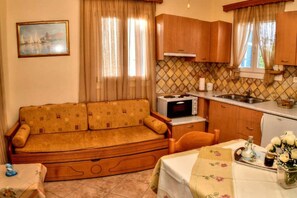 Interior - Mainades Maisonette - Andros Seaview Escape (Menites)