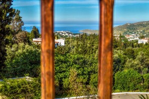 Interior - Mainades Maisonette - Andros Seaview Escape (Menites)