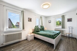 3 bedrooms, desk, iron/ironing board, WiFi - Apartment 'Ferienwohnung Zum Schwarzwaldfrosch' with Balcony and Wi-Fi (Freudenstadt)
