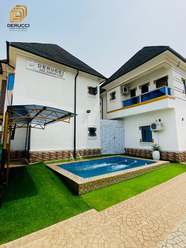 Luxury 4BR Duplex w/pool &24/7 uninterrupted power-Ideal for families &Groups.