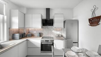 Fridge, microwave, oven, stovetop
