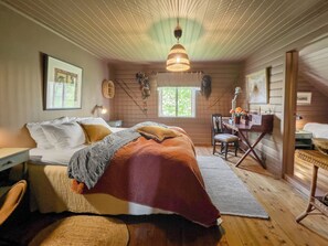 7 habitaciones, tabla de planchar con plancha, wifi y ropa de cama 