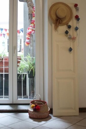 Habitación familiar doble, vistas al patio | Interior