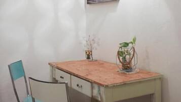 Comfort Double Room, Patio, Courtyard View | Interior