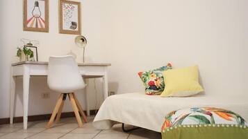 Chambre Double Familiale, vue cour intérieure