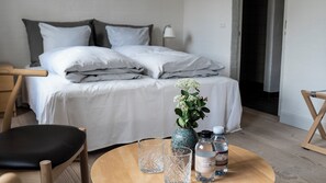 Double Room | Hypo-allergenic bedding, in-room safe, free WiFi, bed sheets - Aggersvold Gods (Jyderup)
