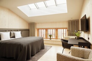 Quarto casal superior | Roupas de cama antialérgicas, cofres nos quartos, Wi-Fi de cortesia