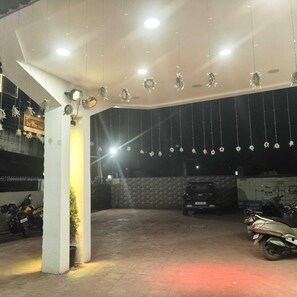 Parkir mandiri gratis