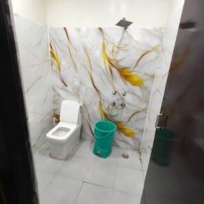 Deluxe Double Room, City View | Bathroom | Shower, free toiletries, slippers, towels - Ruchi Resort (Hisar)