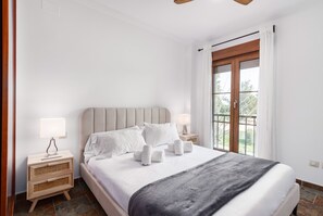 3 bedrooms, iron/ironing board, free WiFi, bed sheets - El Rincon del Golf III - Isla Canela Golf GRHIII98P98 (Isla Canela)