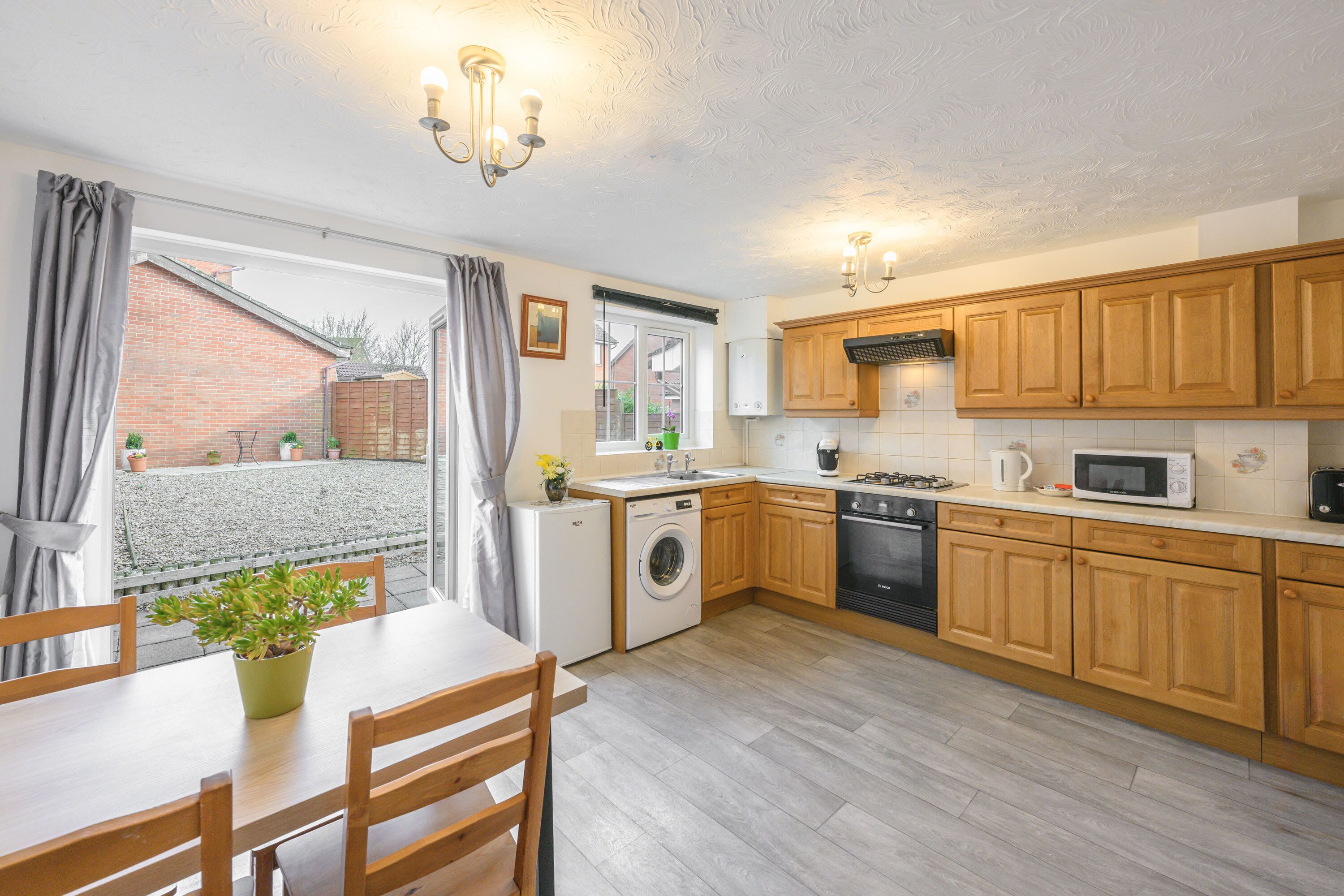 Microwave, oven, coffee/tea maker, electric kettle