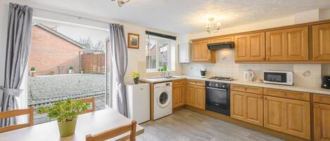 Microwave, oven, coffee/tea maker, electric kettle