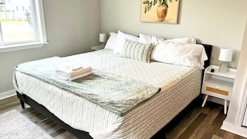 BĂŒgeleisen/BĂŒgelbrett, Reisekinderbett, kostenloses WLAN, BettwĂ€sche