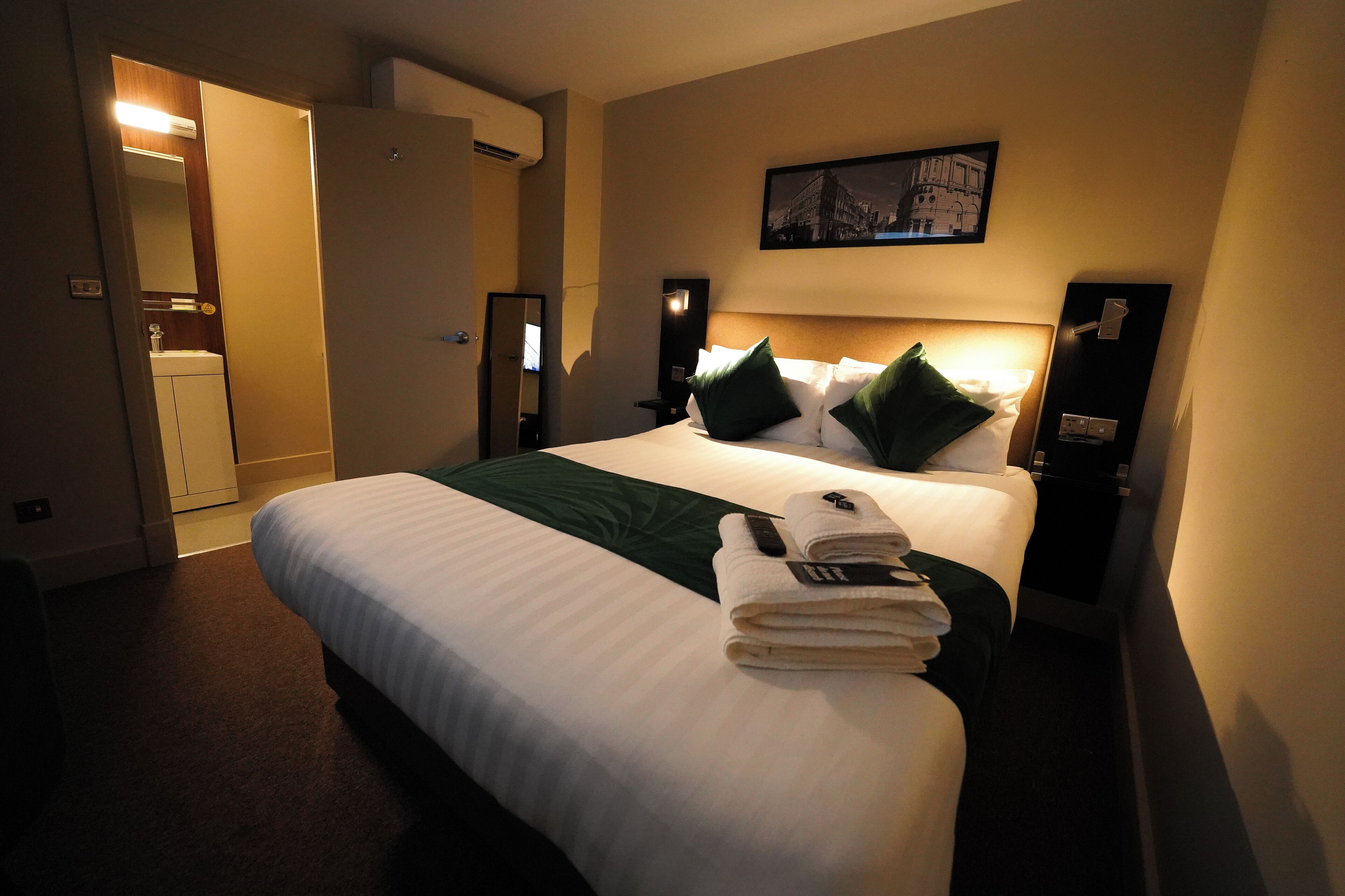 Double Room - Ground Floor - No Windows | Desk, iron/ironing board, free WiFi