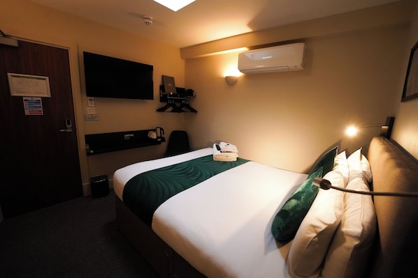 مكتب ومكواة/لوح كي وواي فاي مجانًا