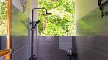 Bungalow, balkon, pemandangan kebun | Kamar mandi