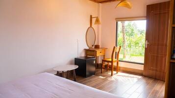 Bungalow, Garden View