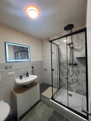 Shower, hair dryer - Panorama Suite Quickborn (Quickborn)