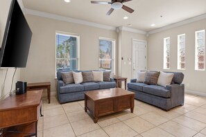Smart TV - Ground Floor Condo in 4plex w/Easy Pool Access & Close to Beach! (South Padre Island)