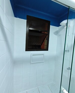 Hair dryer, towels - Fully furnished apartment with parking, 400m from the beach. (São Vicente)