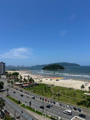 Unclassified image, 3 of 16, button - Fully furnished apartment with parking, 400m from the beach. (São Vicente)