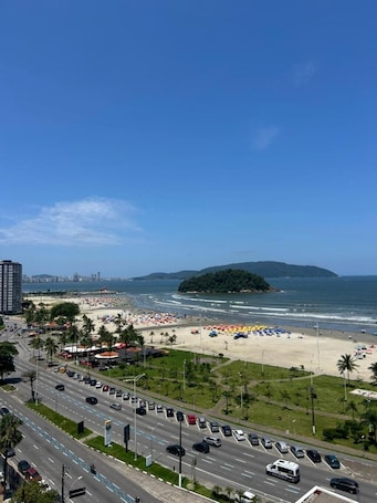 Beach. Fully furnished apartment with parking, 400m from the beach.