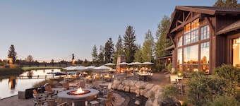 Caldera Luxe Getaway with Access to Forest House
