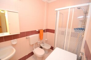 Apartment, 2 Bedrooms, Balcony | Bathroom - Comfortable Flat With Shared Pool (San Michele al Tagliamento)