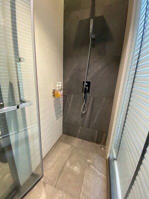Appart'hôtel, 1 chambre, accessible aux personnes à mobilité réduite, fumeurs | Salle de bain