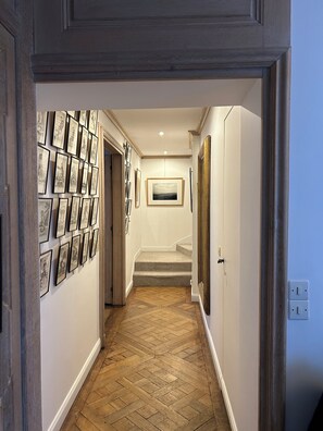 Interior - 140 m2 apartment in one of the most beautiful streets in Paris. (Paris)
