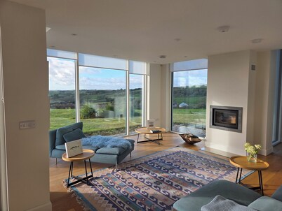 Luxurious home on the Wild Atlantic Way - modern comfort, beautiful views