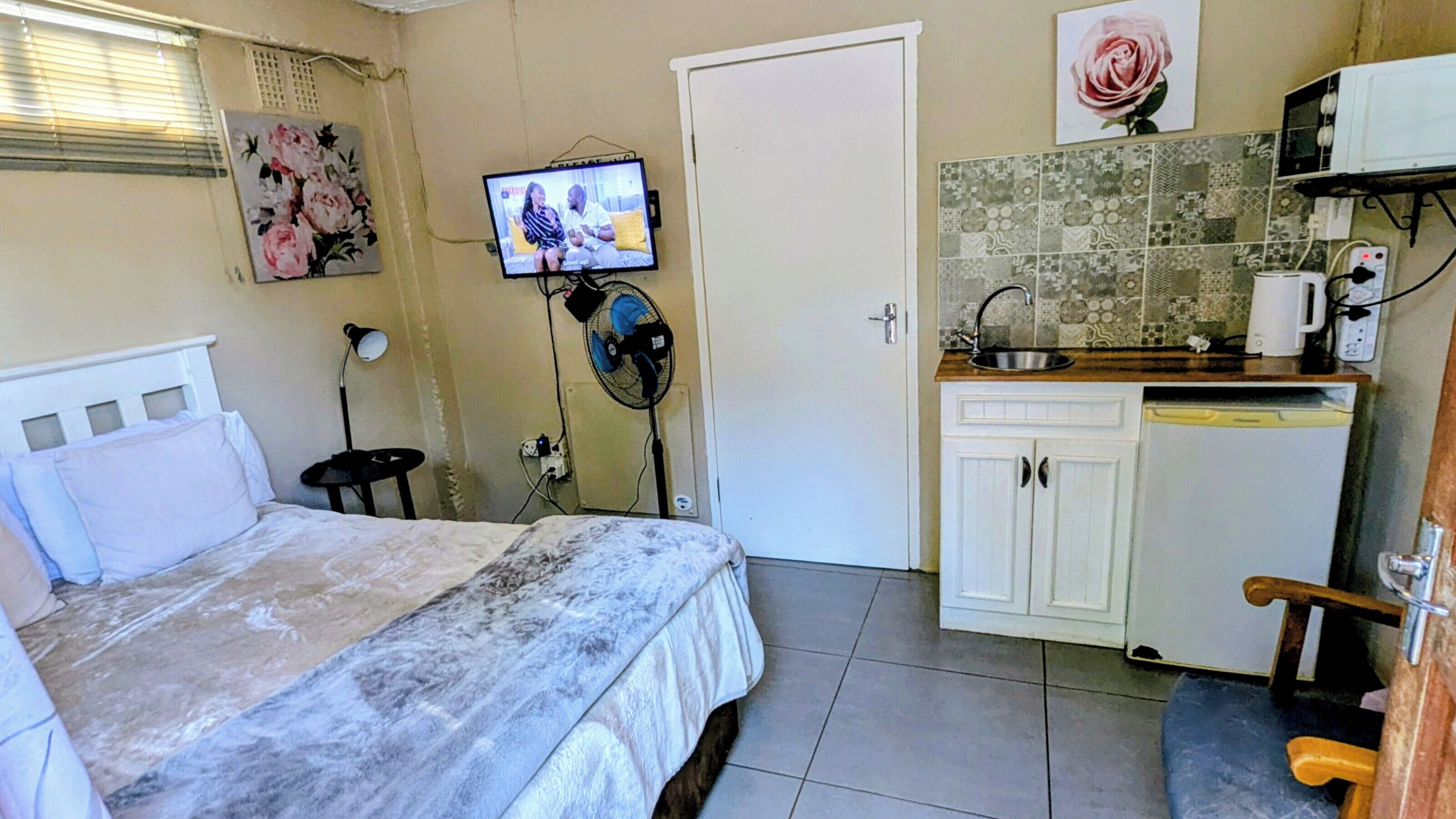 Economy Room