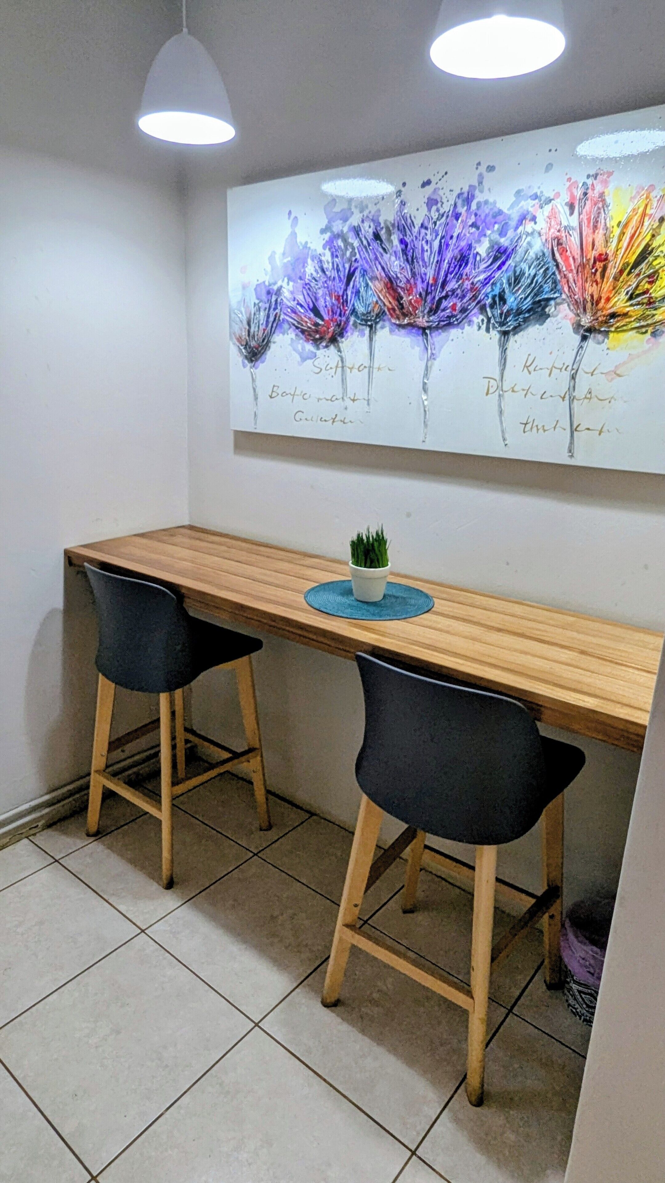 Comfort Triple Room | In-room dining