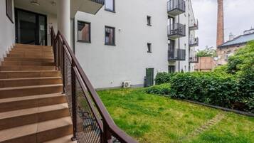 Comfort Apartment, Balcony | Property grounds