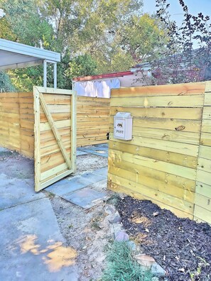 Property grounds - Airfield Escape  Perfect for TDY stays!  30 night minimum (Biloxi)