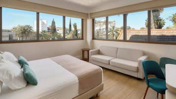 In-room safe, desk, free WiFi, bed sheets