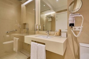 Basic-Zimmer, Stadtblick | Badezimmer