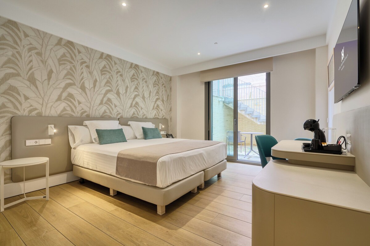 Habitación Superior Cama de Matrimonio con Jardín