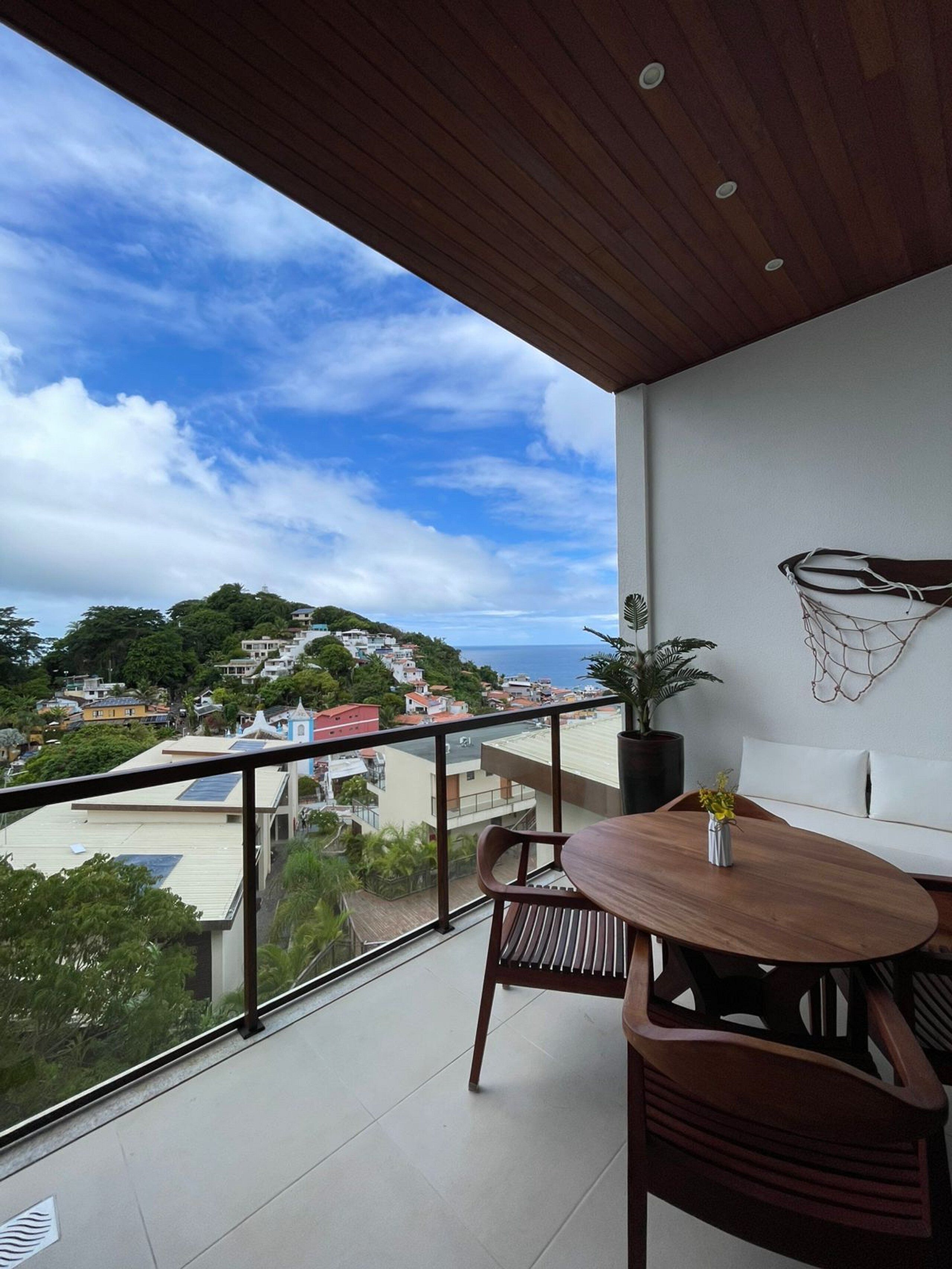 Apartment | Outdoor dining