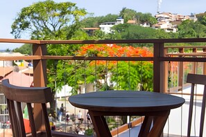 Outdoor dining - Mar Dá Liberdade com Amerigo Vespucci (Cairu)