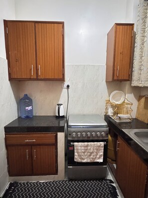 Private kitchen - Central 1BR Near Nyali | Free Parking+24/7 Security | Beaches+Parks Nearby (Mombasa)