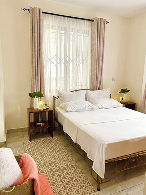 1 bedroom, iron/ironing board, free WiFi, wheelchair access - Central 1BR Near Nyali | Free Parking+24/7 Security | Beaches+Parks Nearby (Mombasa)