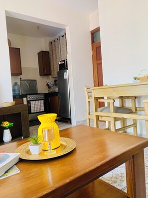 Dining - Central 1BR Near Nyali | Free Parking+24/7 Security | Beaches+Parks Nearby (Mombasa)