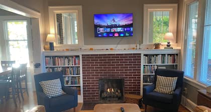 The Cozy Craftsman: A Retreat for the Whole Family