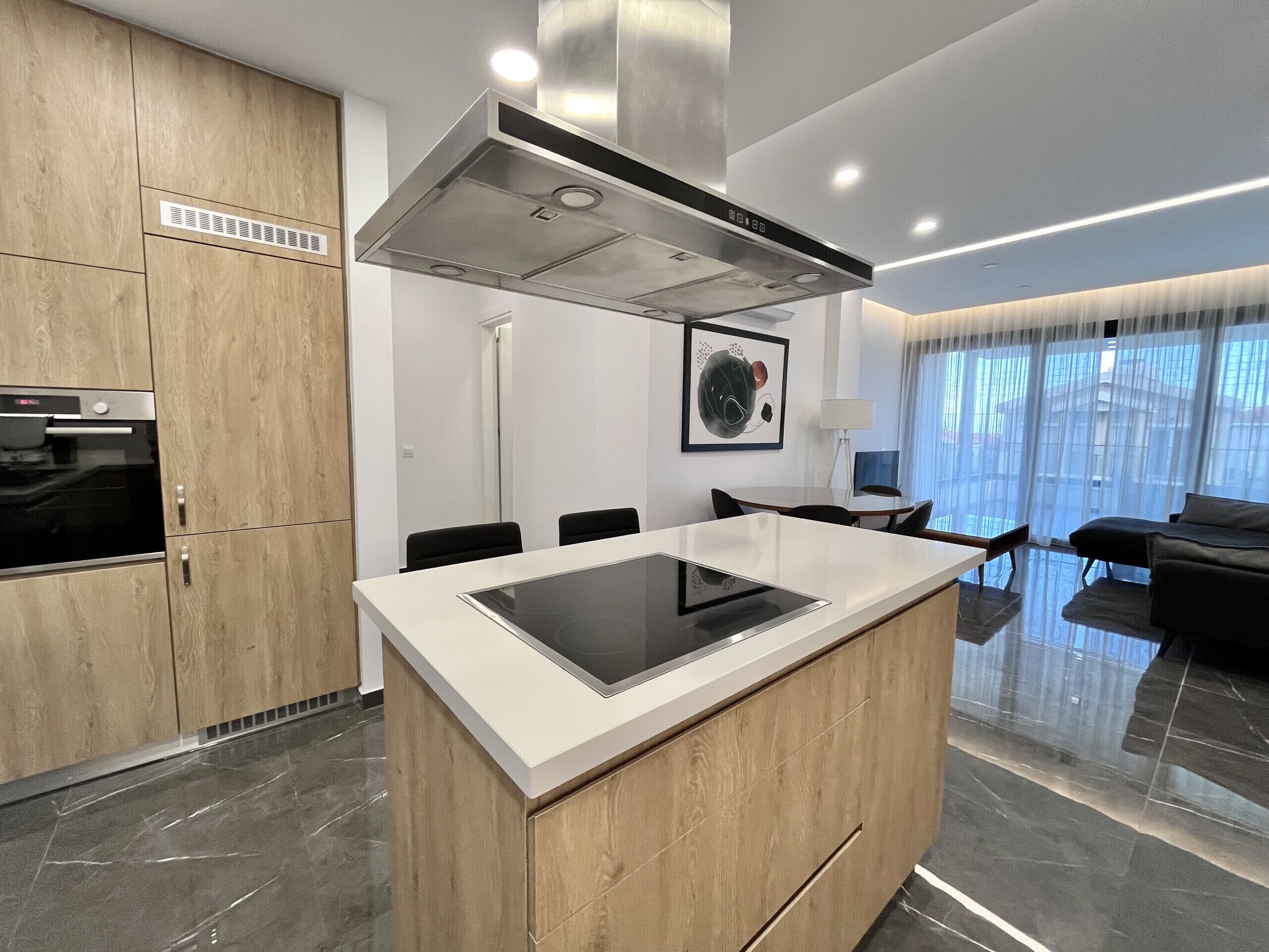 Kühlschrank, Mikrowelle, Ofen, Geschirrspüler