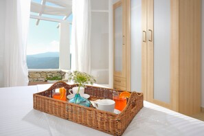 Fer et planche à repasser, Wi-Fi, literie fournie