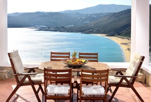 Outdoor dining - Villa 'Wonderful Chrysta' with Sea View and Pool (Mykonos)