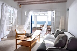 Living area - Villa 'Wonderful Chrysta' with Sea View and Pool (Mykonos)