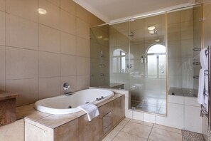 Bathroom - Basdenwood Hotel  (Centurion)