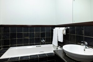 Bathroom - Basdenwood Hotel  (Centurion)